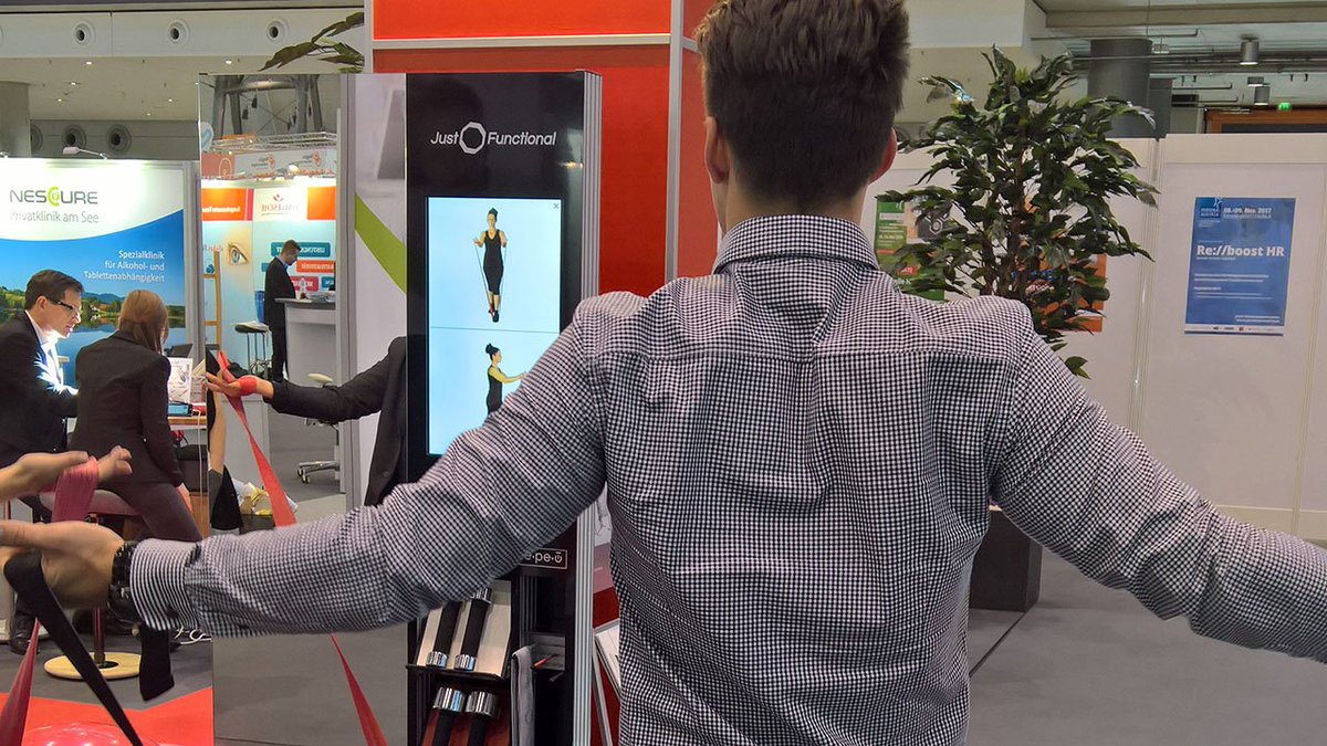 justfunctional's tweet photo. Überwältigender Besucherandrang auf Stuttgarter Messe @CHC_Messe #CHCD17 #WorkLifeAreas #JustFunctional #BGM #BGF https://t.co/GBAFj65OZI https://t.co/3wqqJShlQS