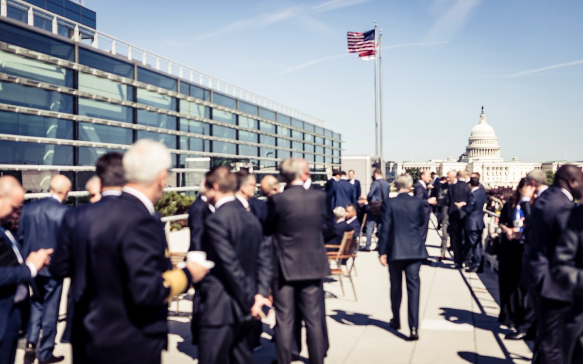 MunSecConf's tweet photo. "Es gibt keine Botschaft" - S. Kornelius in der @SZ über Debatten zu US-Politik bei
#mscwashington
https://t.co/tehWa5N5B2 https://t.co/HtuUzUx9iS
