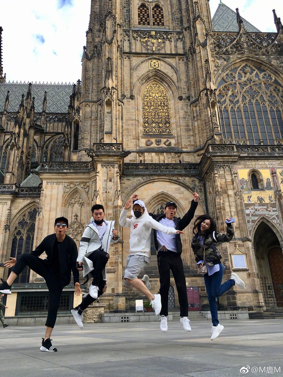 fyluhan's tweet photo. 170515 #LuHan Weibo Update: (1)
The world is so big, coming out to take a look 😁😁😁 https://t.co/4lEBg4vKJE https://t.co/FVUkHkIPfa