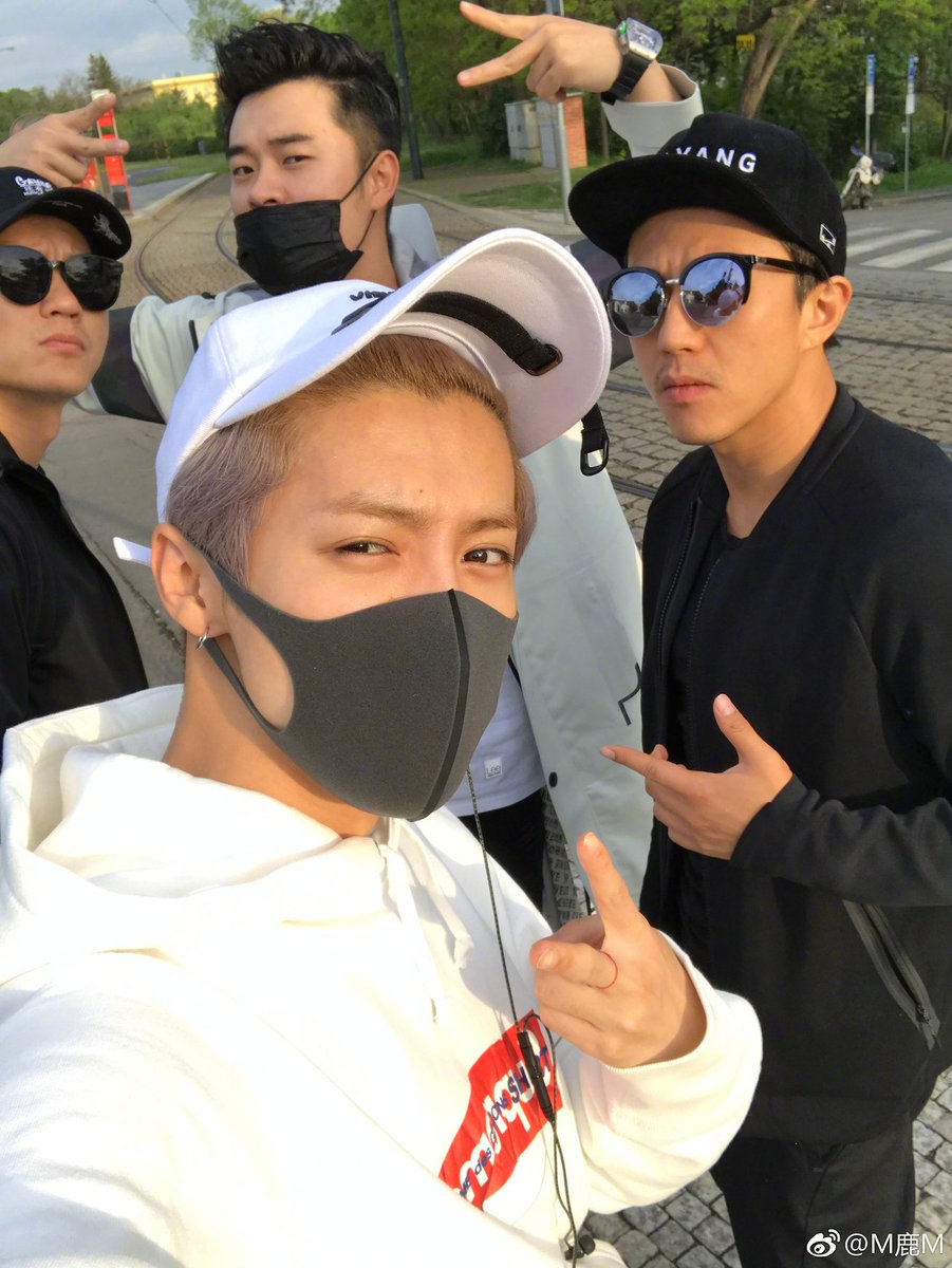 fyluhan's tweet photo. 170515 #LuHan Weibo Update: (1)
The world is so big, coming out to take a look 😁😁😁 https://t.co/4lEBg4vKJE https://t.co/FVUkHkIPfa