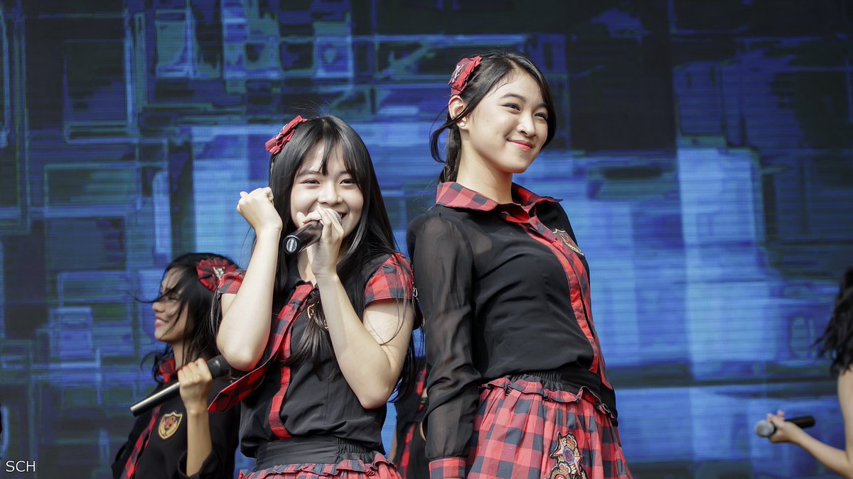 [PIC] <a href="/Cindvia_JKT48/">kbts</a> <a href="/N_ShaniJKT48/">Shani Indira</a> Anak dan Mamah 😆😍

Ennichisai 2017 @ Blok M Square [14.05.2017]