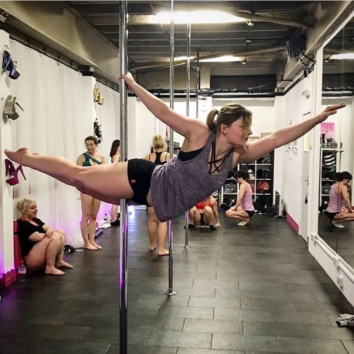 CityLifeCardiff's tweet photo. Looking for a new type of Fitness? Search @ChromeRosesPoleDance on #instagram or FB #Cardiff #CityLifeCardiff https://t.co/z6mKF6Rkbw