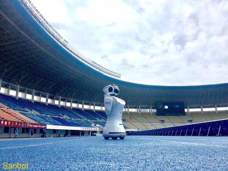 Sanbot_Robot's tweet photo. 60 units sanbot #robots cheered for the #soccor match of the #Shenzhen FC, what's more, i met the famous #coach, Sven-Göran Eriksson😉 https://t.co/hLzIEyraW9