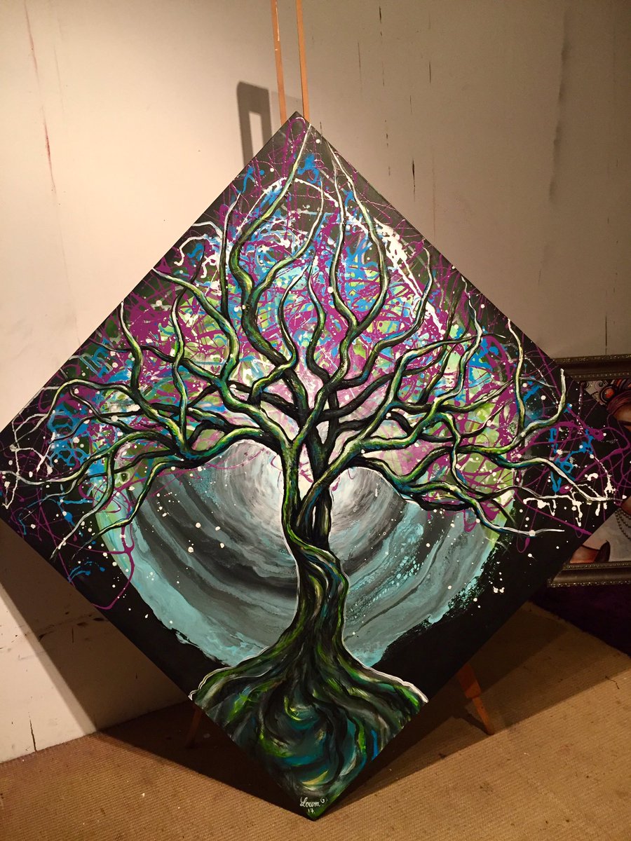 LABEYONDart's tweet photo. "SPACE TREE" 150x150 cm acryl, markers https://t.co/D6SjOIW31P