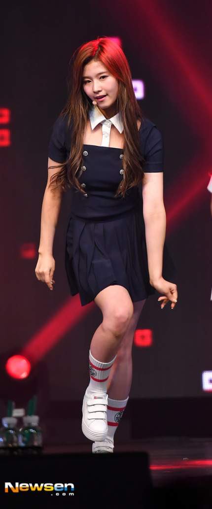 Team Twice Scientist Pic Press Twice Sana Mina Signal Showcase 4 4 트와이스 Signal T Co Ca1sp1b4cm Twitter