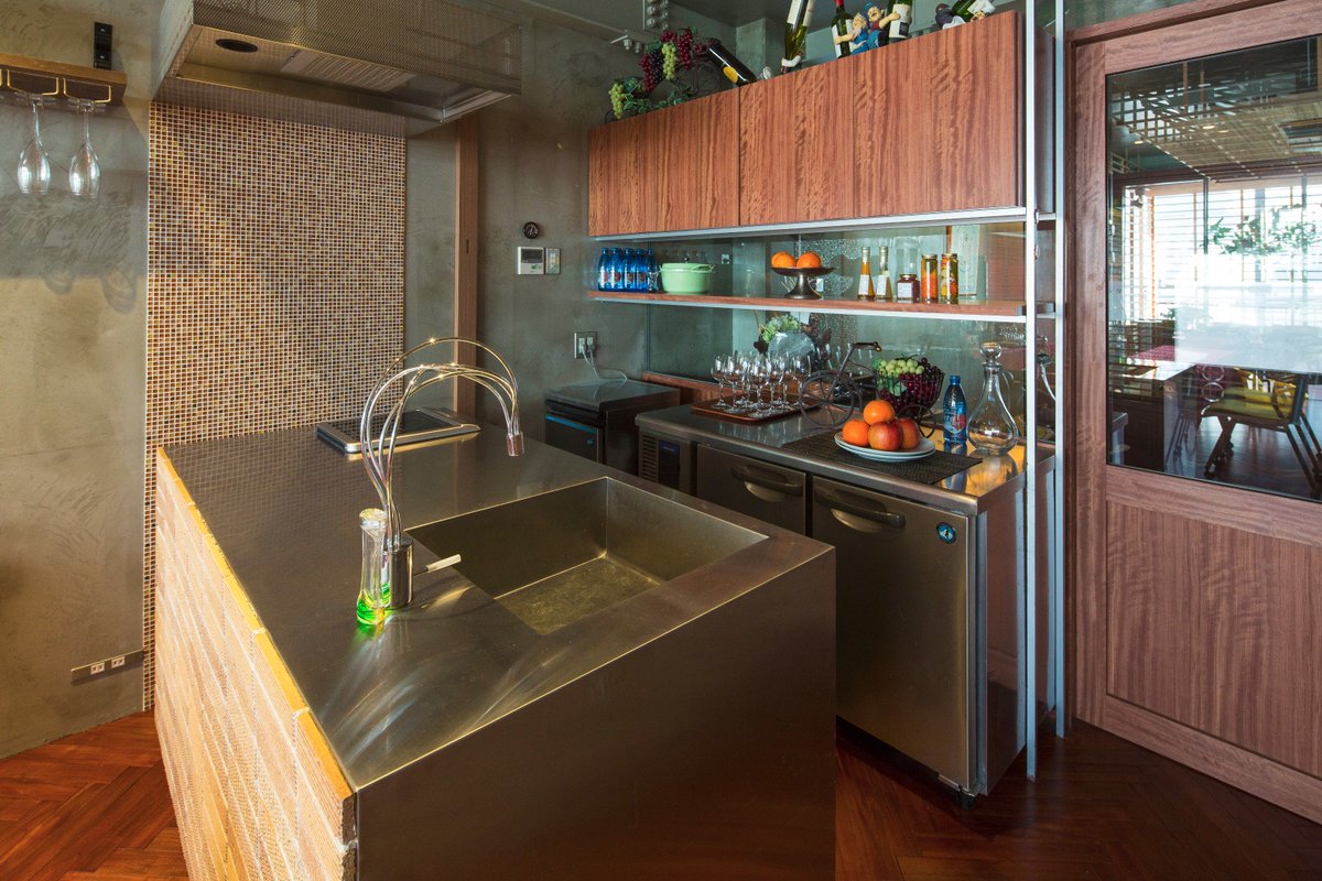 Rentalspace Somethin ミニキッチン付の貸し会場で 懇親会 女子会 歓送迎会はいかがですか 鹿児島ど真ん中 天文館アーケード内なので雨の日も安心 出前 ケータリング 持込もokです ゴミのお持ち帰りだけご協力お願い致します T Co