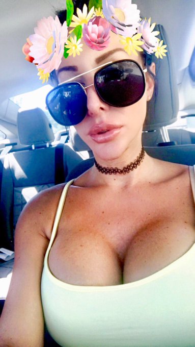 😇😇 https://t.co/OCWmu81Qf3<a href="/tag/vegas"class="tags"><span>#vegas</span></a><a href="/tag/entetain"class="tags"><span>#entetain</span></a>