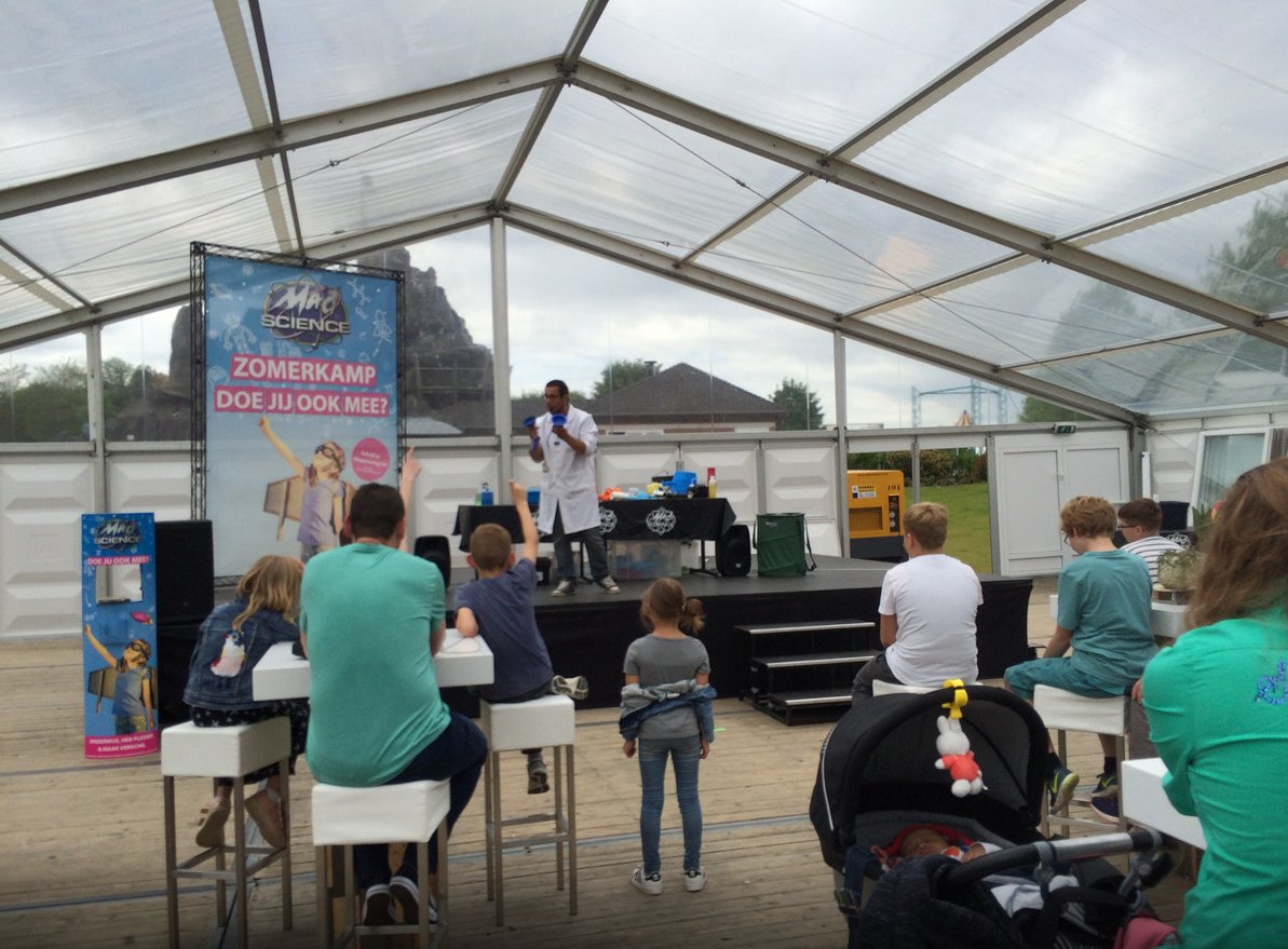 Spannende proeven doen met Mad Science op Hemelrijk in Volkel bd.nl/uden/spannende…