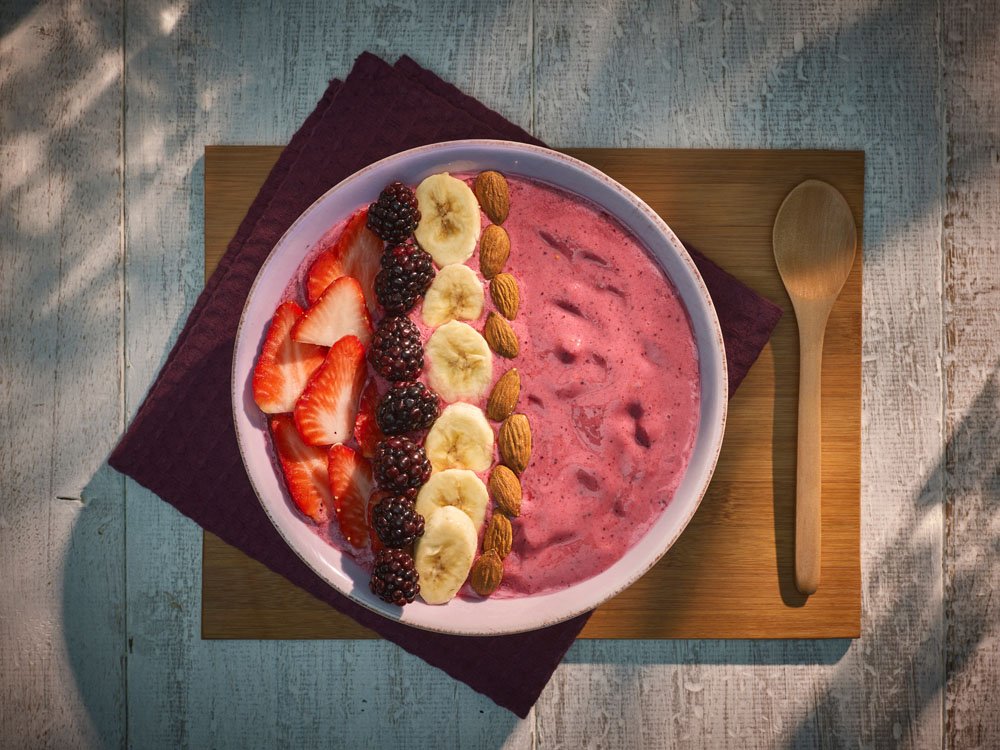 Coolicious's tweet photo. Add a bit of colour to a rainy morning with a vibrant smoothie bowl using our Fat Free Frozen Yogurt Smoothie Base #mondaymotivation https://t.co/slPB3vV5ry