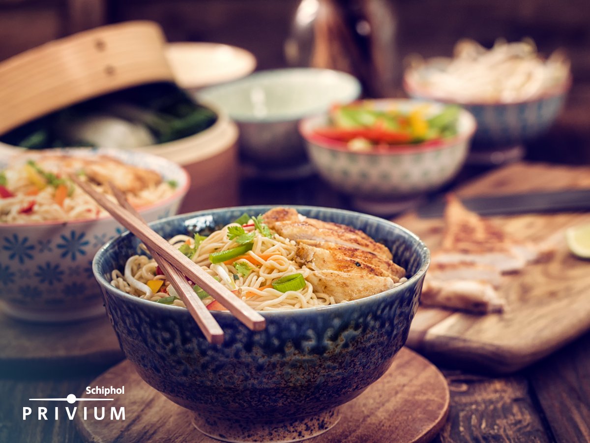 Privium's tweet image. Do you fancy Asian food? Lucky you! From Wednesday to Friday, special Asian meals are served in the Privium ClubLounge. Join us for a bite!
