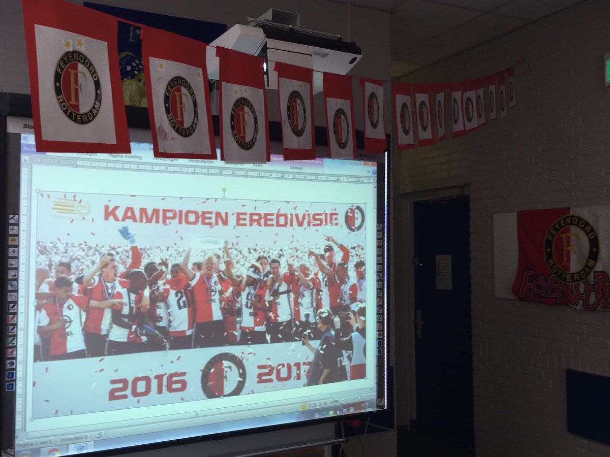 AccentVSO's tweet photo. @RegenboogVSO is helemaal klaar voor de huldiging!! #feyenoordrotterdam #wijstaanbovenaan #Dirkkuyt https://t.co/tUyvhdzKRw