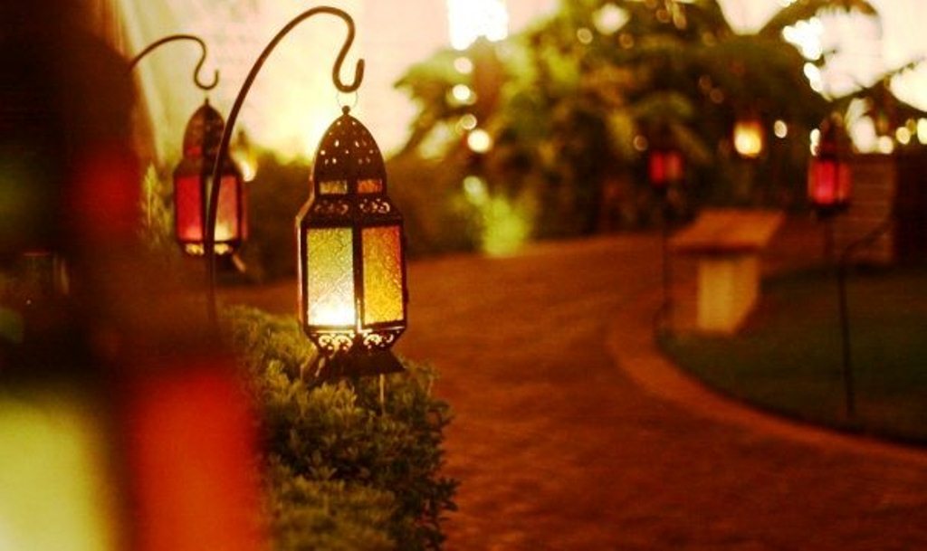 ReadyTalents's tweet photo. Arabian decorations for Ramadan events. Call us ✨🌙 +971 4431 0013 or write to us- info@readytalents.com for more information. https://t.co/JMP8YMMJFI