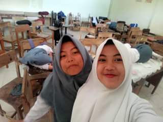 putridisi1526's tweet photo. Teman konyol!!! https://t.co/2mp0hgUqUd