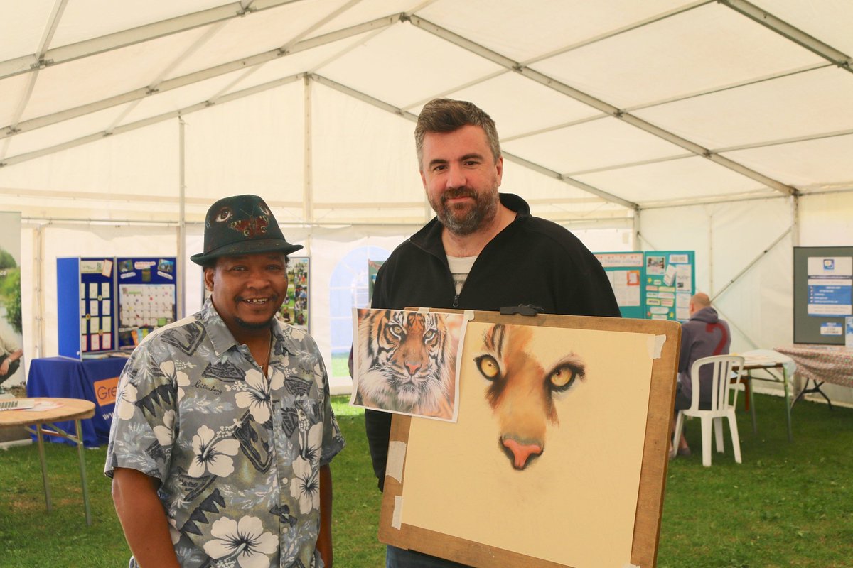 ArtofTonyNero's tweet photo. Great to catch up with #StewartHowe at the #yaxleyfestival @YaxleyFestival live drawing #tiger #Peterborough https://t.co/PQucywBbFB