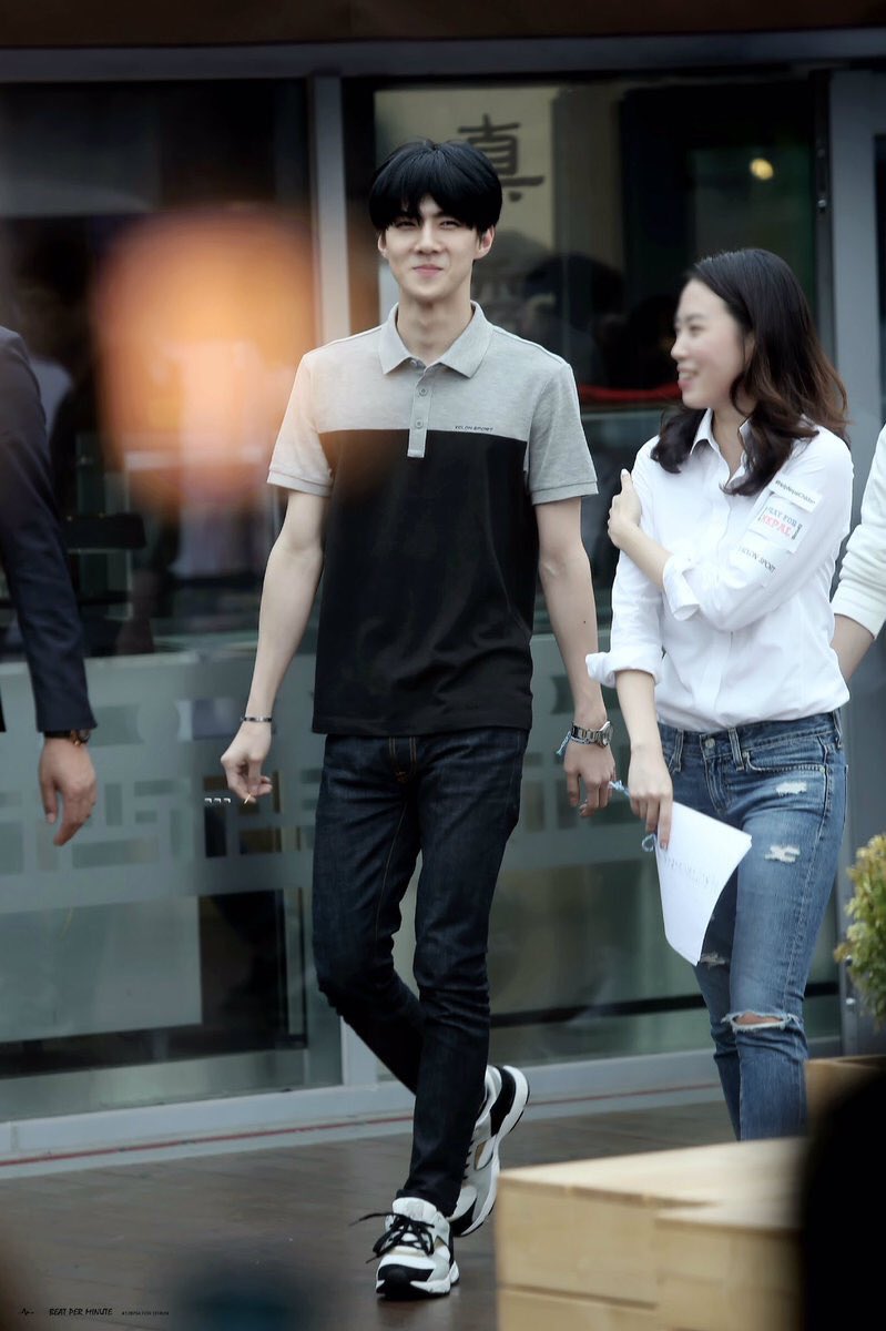 danielunagix's tweet photo. ดูดีจนเหนื่อยอ่ะ พูดไม่ออกเรย https://t.co/25We4lMR2Y
