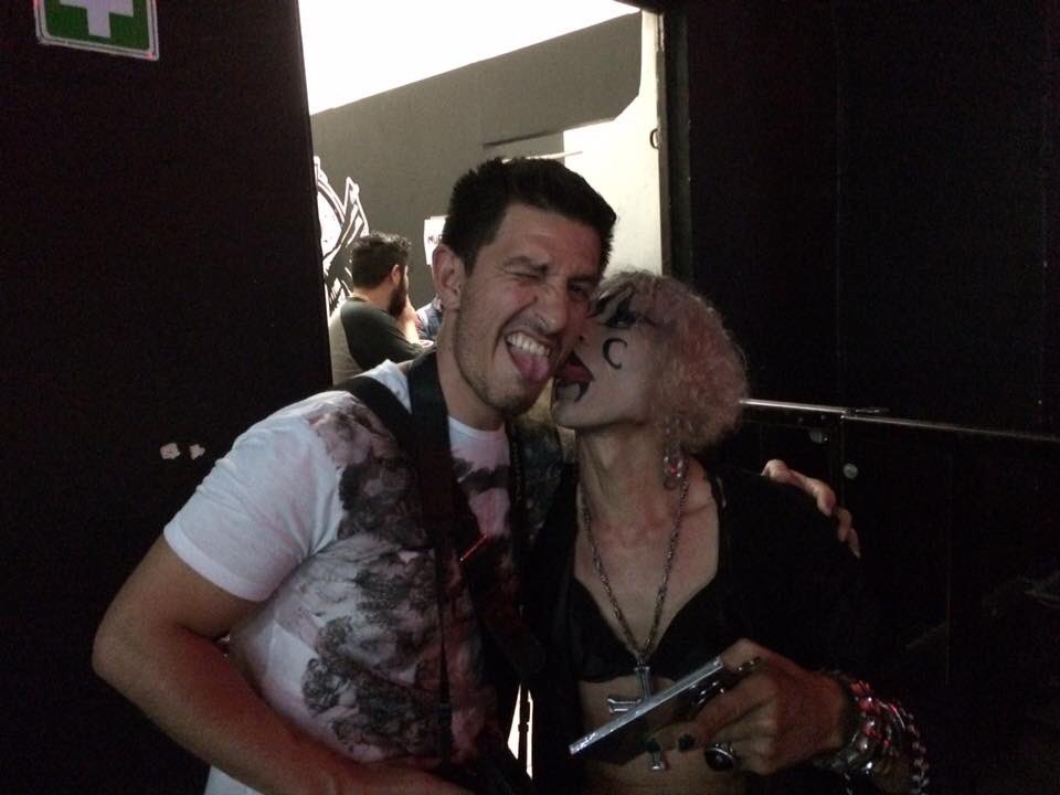 Viejo maricón regresa!  te extraño! Hace un año me besaste y dejaste!  😆 <a href="/muerthotj/">El Muertho TJ</a> 💀🖤