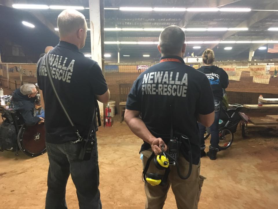 FirehouseNews's tweet photo. Volunteer #firefighters with @NewallaFD have started working weekend shifts for faster response, more training https://t.co/5VInXWuBhh https://t.co/up8gR1tRBD