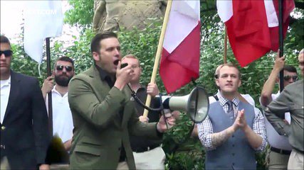 number1fan64's tweet image. @realDonaldTrump 
USA: Trump Supporting white supremacists protest Confederate statue’s removal 
Watch Video: cnnnext.com/video/10180/us…