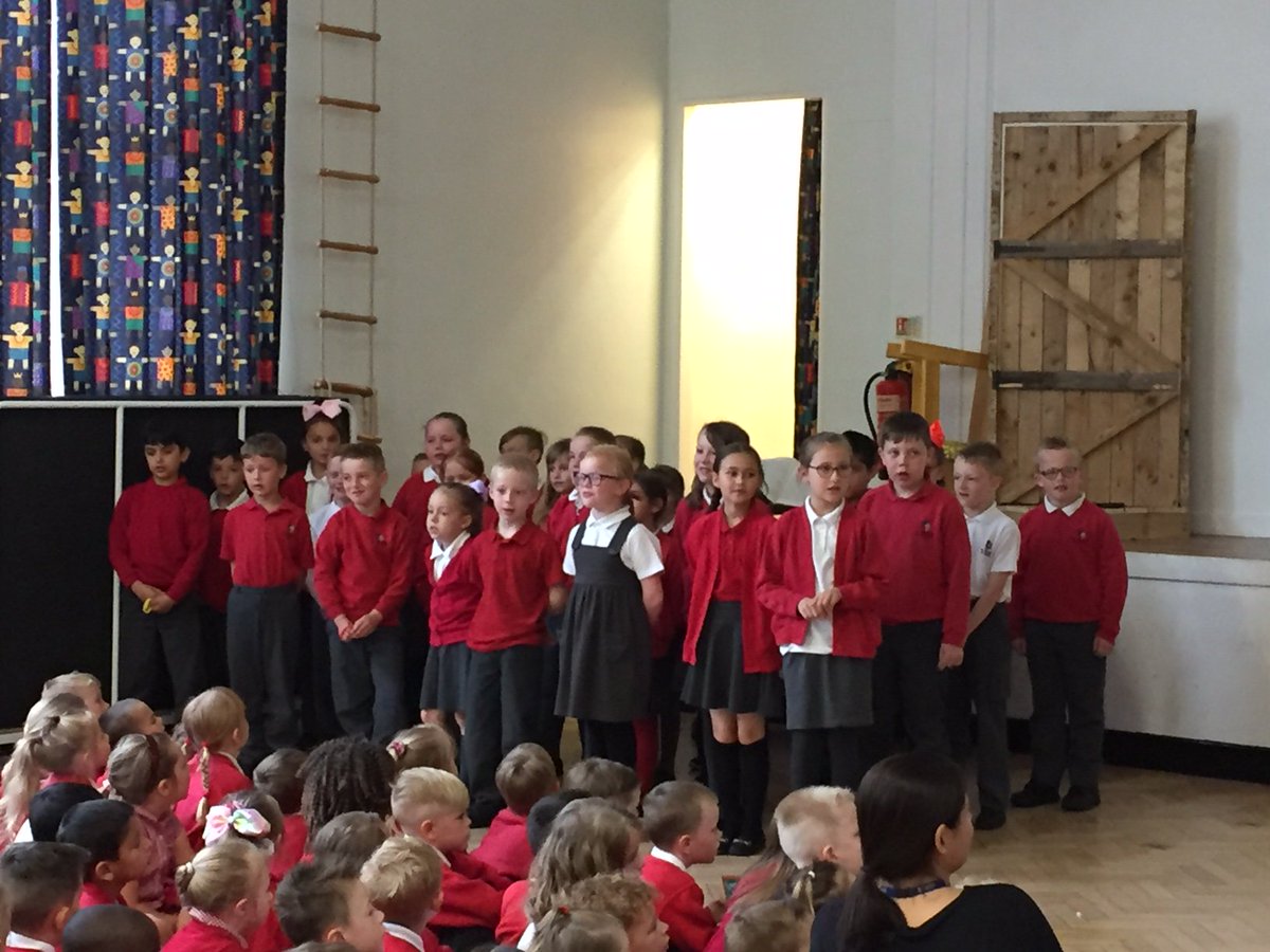 st_michaels_ce's tweet image. Year 3 performed some fantastic songs in Spanish in our assembly this morning - well done, Year 3! Muy Bien! #Learningnewlanguages #Spanish