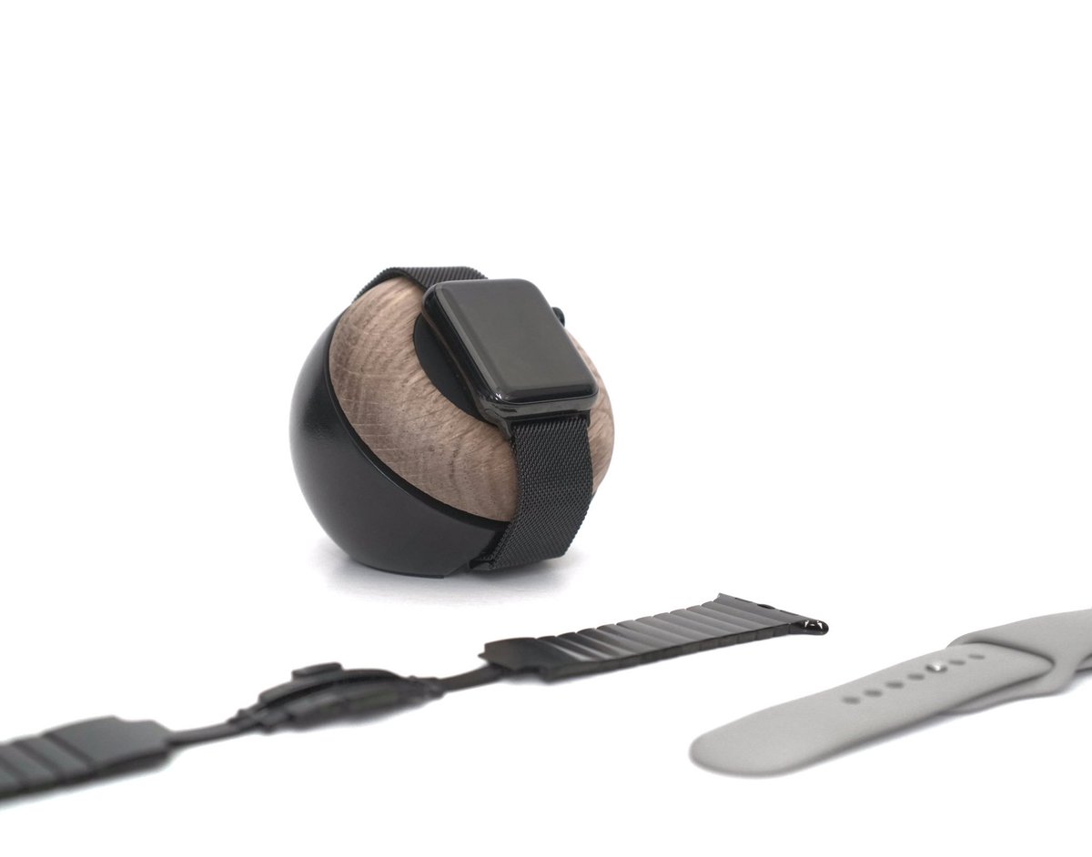 vmvstudios's tweet photo. Beautiful dock. ⌚️ #AppleWatch charging base by @enveodk https://t.co/5IXtkZ0icj