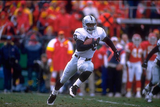 Happy birthday to former PR/KR, Desmond Howard, May 15, 1970. 