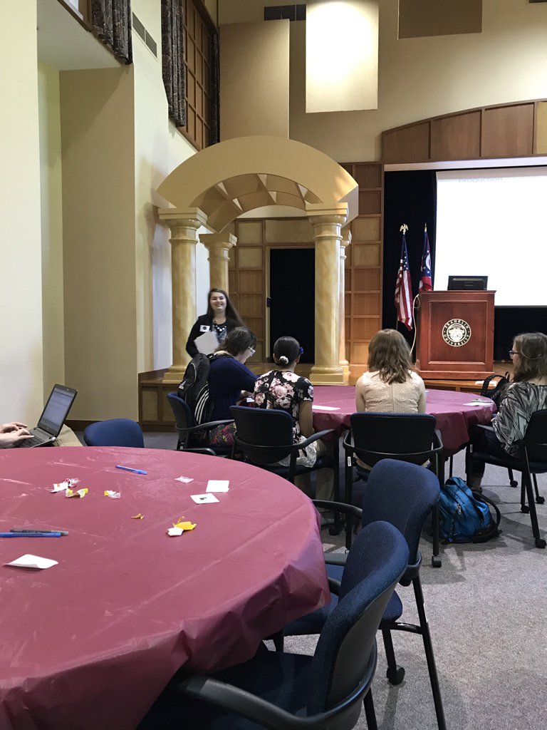 WNGlobalStudies's tweet photo. So proud of @maryrose_moore as she presents her level 3 experiences to the Global Scholars level 1 students at Franklin University https://t.co/cxsTo7J2Pe
