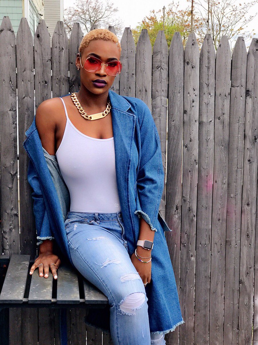 ihtsJhane's tweet photo. I'm not even really sitting... #BrokenGrillProp #melaninpoppin #melanin #BlackGirlMagic #denim #fashion #model #ProjectUnderground https://t.co/gGCO6eFnn4