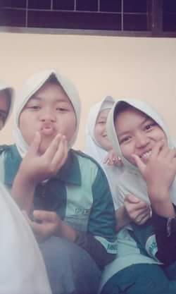 Setia_DI4's tweet image. makasih buat kebersamaannya 😊😘😘