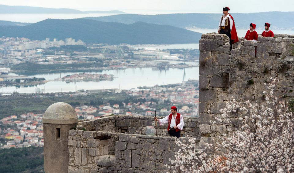 LikeCroatia's tweet photo. Cherish the Guardians of Klis - https://t.co/J9Fd8IwHAr https://t.co/Es8fMfxRxG