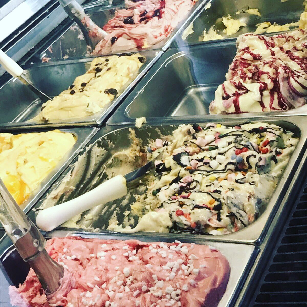 Have you been to Spurelli in #amble ? Huge variety of flavours, a definite must stop this #summer 🍦☀️ #nefood #northumberland #icecream