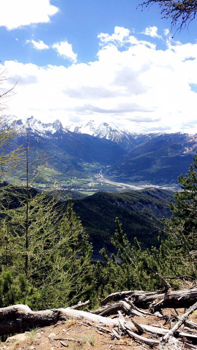 Magnifique randonnée ce weekend dans la <a href="/Ubaye_Vallee/">Ubaye - Vallée de Barcelonnette</a> près de @otbarcelonnette, entre neige et verdure ! 
#printemps #Alpes #Ubaye #France
