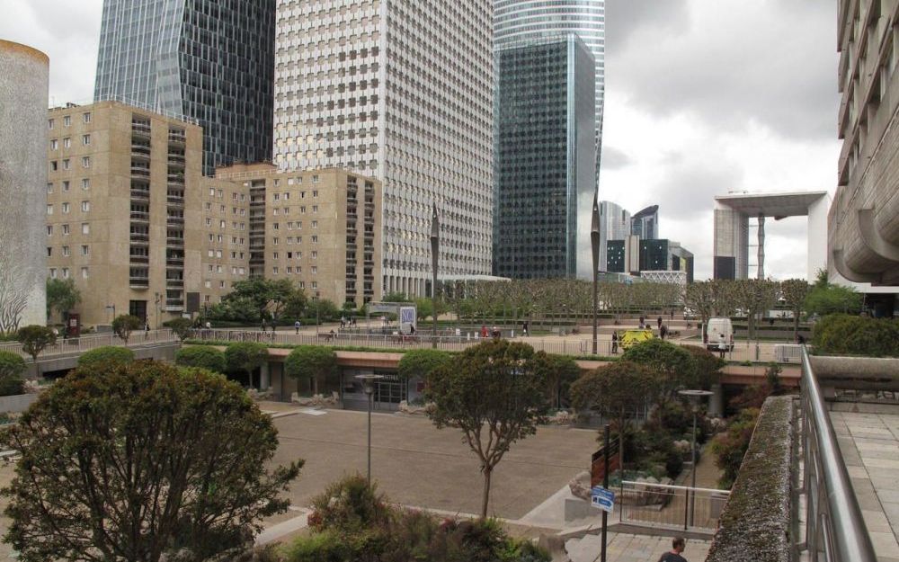 La Defense feed tweet media
