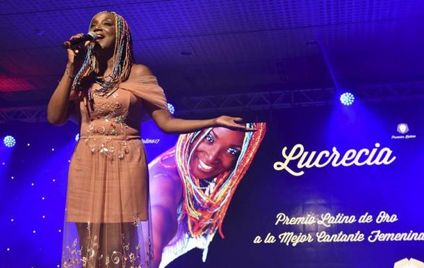 Lucrecia recibe el Premio Latino de Oro siempremarbella.es/local/ficha/12…