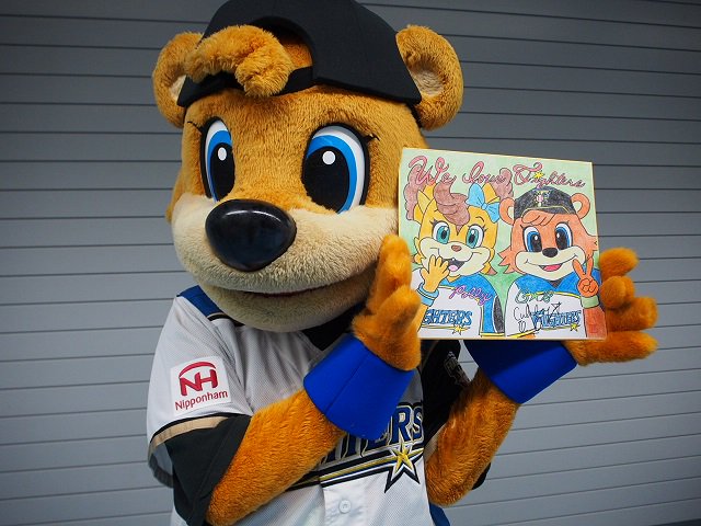 つばめまん ひとやすみ No Twitter 東京ドームへ行って来ました ポリー カビーのイラスト カビーにサインを入れてもらいました チームも3タテしたし ファイターズ最高 ポリー カビー 北海道日本ハムファイターズ 東京ドーム