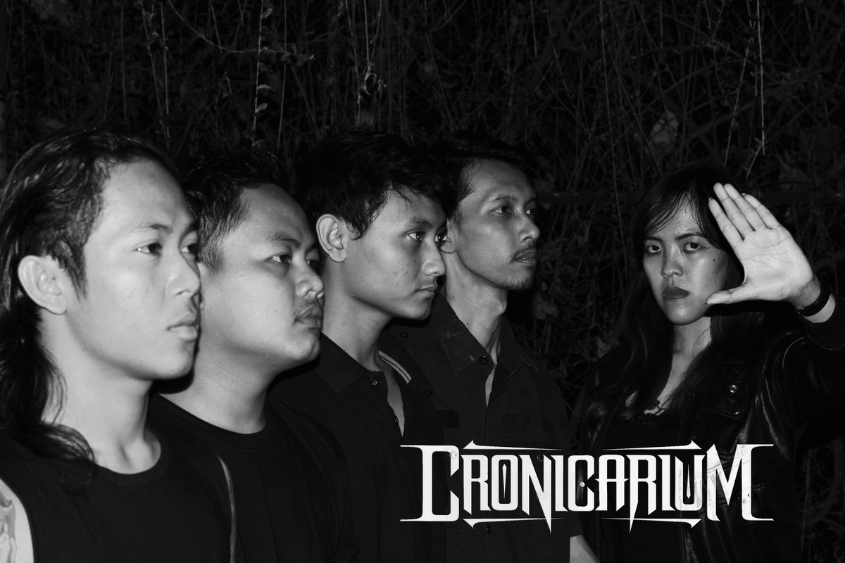 akhirnya di hari ini dengan ijin Tuhan penguasa alam semestakami memantapkan diri menggunakan nama baru CRONICARIUM