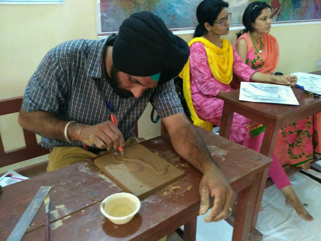 3 Day Workshop for PGT Fine Arts/Drawing Teachers of Education Department Haryana
Date : 15th-17th May, 2017
Venue : GSSS Panchkula