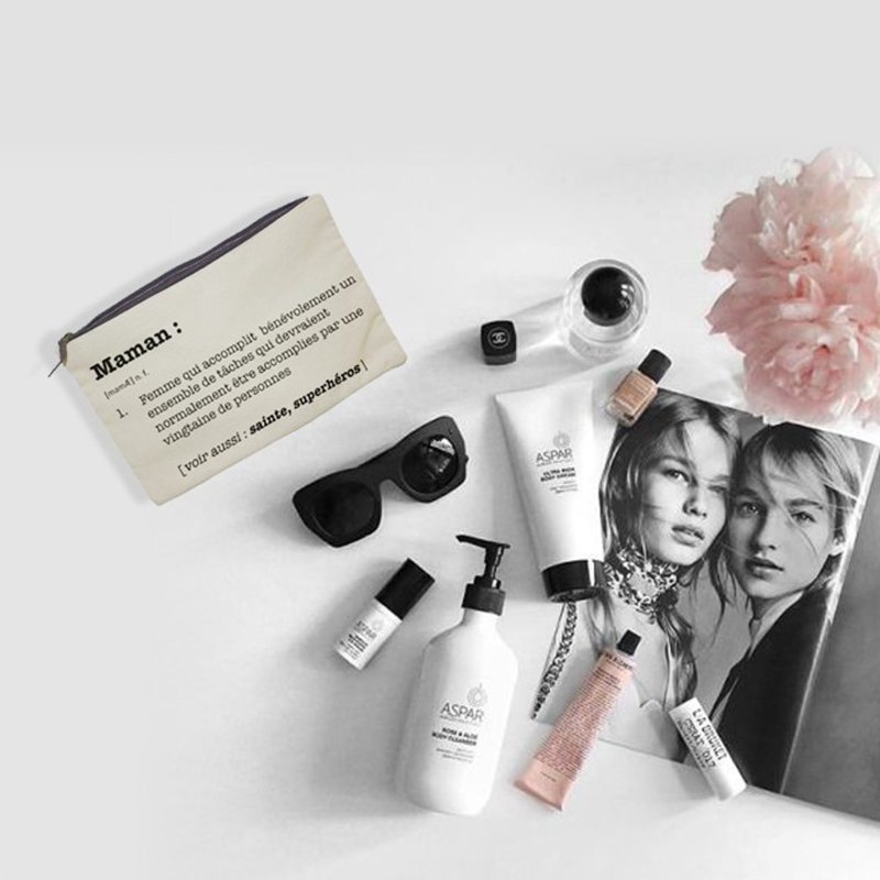 maman… par définition!
A lui offrir ici => boutique.allocadeau.com/cadeau-marketp…