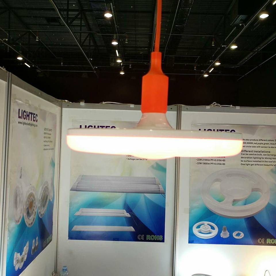 LightecLaura tweet picture