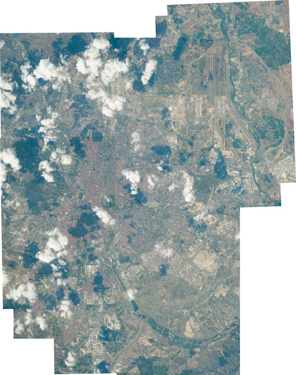 Thom_astro's tweet photo. Hola @MADRID! I Remember my time there very well. I can see the apartment I lived. Happy #SanIsidro2017 #BigPicture https://t.co/98SAIhfaea https://t.co/6CWDxD7zE7