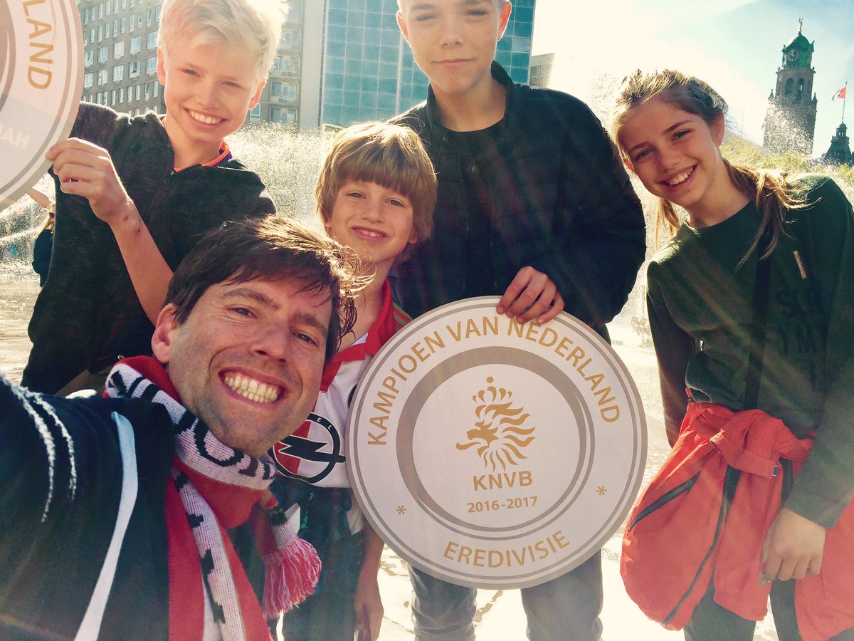 sander_kroeze's tweet photo. Kampioenen!!! #Feyenoord https://t.co/tJ8iGJ46wf