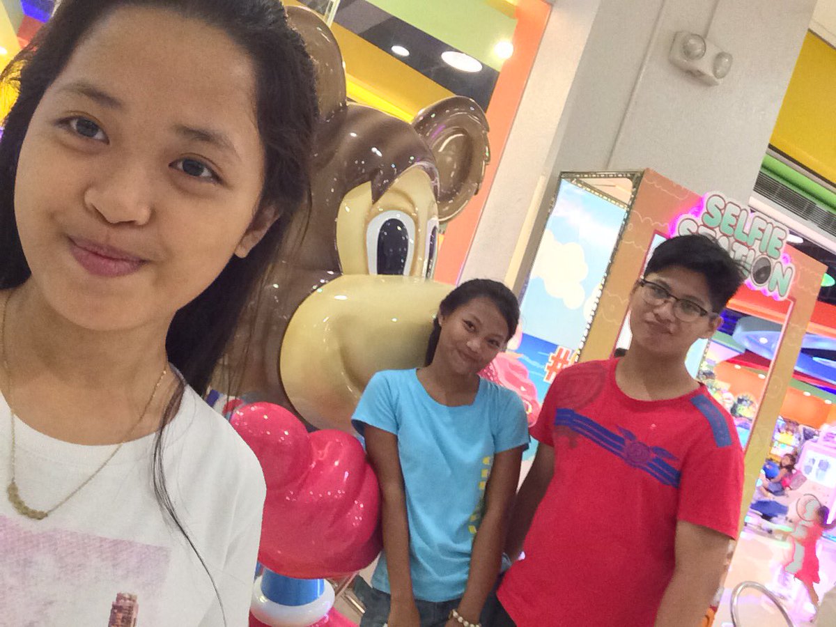 mrclrssb's tweet photo. Jgh w/ #TeamLayas hahaha https://t.co/QgFKrdCwA4