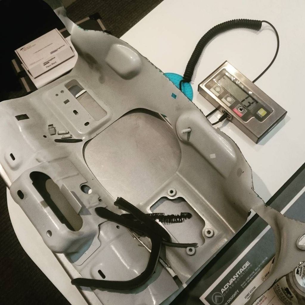 TrackToys's tweet image. Adding lightness.  1.3kg from inner boot skin. That's quite heavy! #addlightness #Volkswagen #golfgti #tracktoys ift.tt/2qn09R1