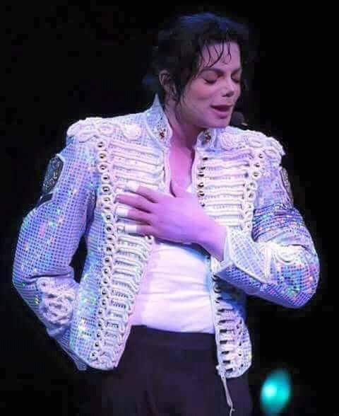 TittimonTitti's tweet photo. @LisaMariePYT @YLifeloveM @jacksonliveben @MJJGreatestEver @DANGEROUSANDBAD @MJJJusticePrjct 💞 https://t.co/db9szKEesI