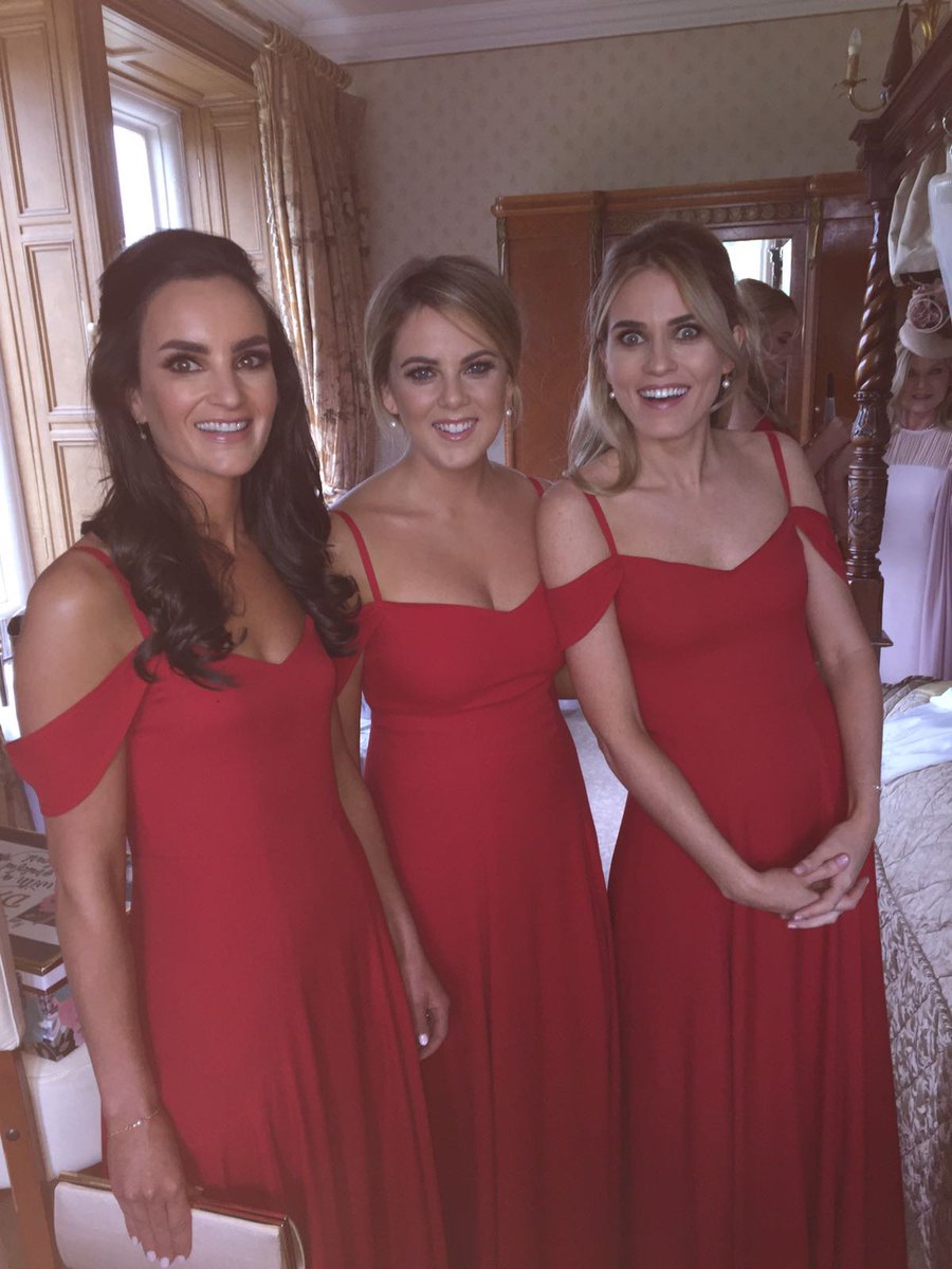 callancompany's tweet photo. Bridal party glam by our team over the weekend - what a stunning group! #CallanandCo #bridalmakeup #bridalparty #wedding https://t.co/KFdtmJhffg