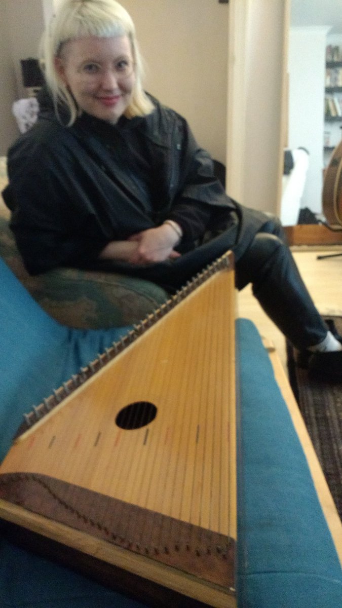 @AnikoKuikka brought me a Kantele for #whitesugar #white #sugar <a href="/royalacademy/">Royal Academy</a>