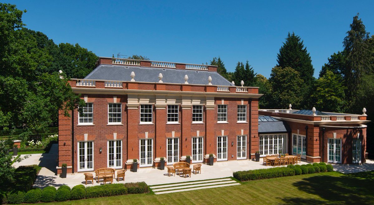 Luxury homes finished in style with Accoya doors and windows bit.ly/2qiR79K