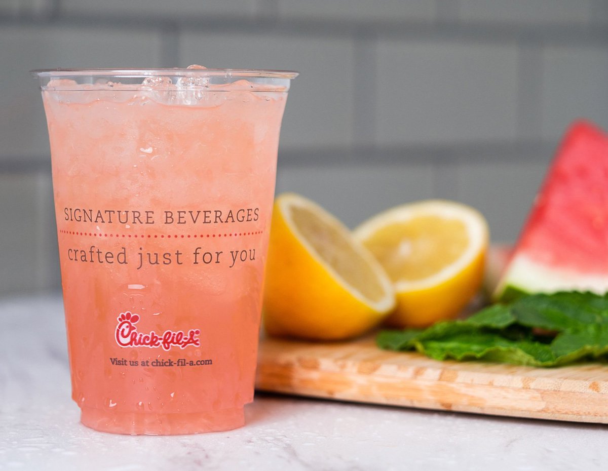 ChickfilANews's tweet image. Chick-fil-A Introduces New BBQ Bacon Sandwich and Watermelon Beverage Inspired by Summer Flavors goo.gl/c6rVU9