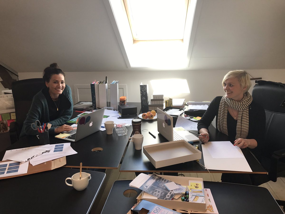 Mine gode venner i #Sprogeriet laver brætspil. De er nysgerrige på hvilke brætspil dine børn har som favoritter? Hit us #Twittterhjerne