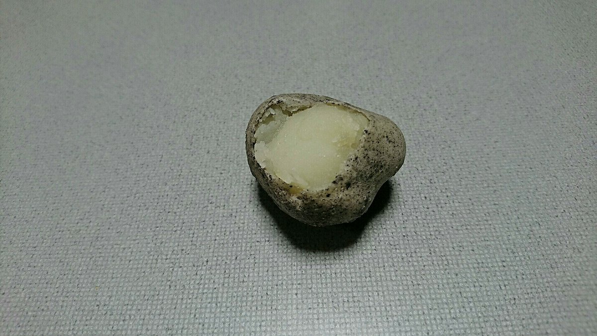 Hikojunn この石 実は 食べられるんです なんてね じゃがいもです スペインの2つ星レストラン ムガリッツの 食べられる石 を 家にある普通の食材で それっぽく作ってみた 改良すれば もっと石っぽくなりそう Hikojunn この石 実は 食べられるんです なんてね じゃがいもです スペインの2つ星レストラン ムガリッツの 食べられる石 を 家にある普通の食材で それっぽく作ってみた 改良すれば もっと石っぽくなりそう