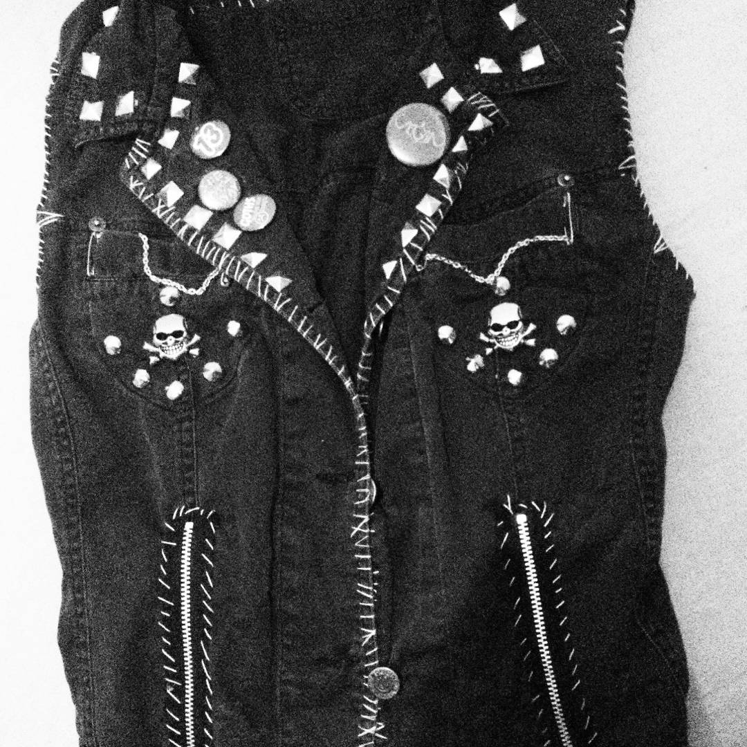 ThisIs_Raven's tweet photo. Jacket in the making! https://t.co/8c1fHqixbH